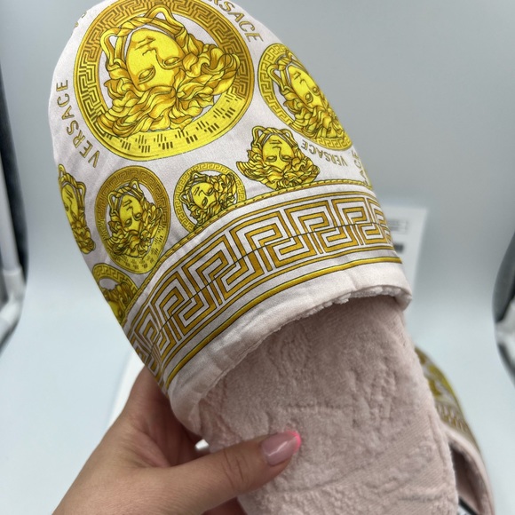 VERSACE MEDUSA AMPLIFIED SLIPPERS 🩰 - Picture 4 of 12
